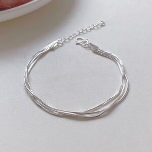 Chic Silver Women's Bracelet